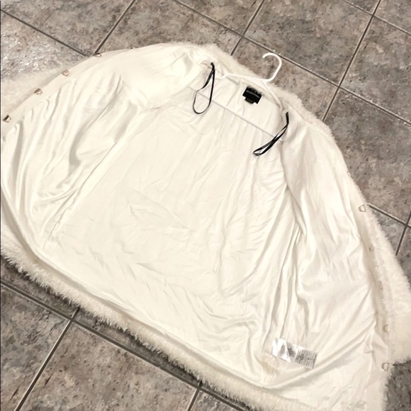 GUESS by Marciano Women's Lizzie Faux-Fur Coat. - Picture 9 of 15